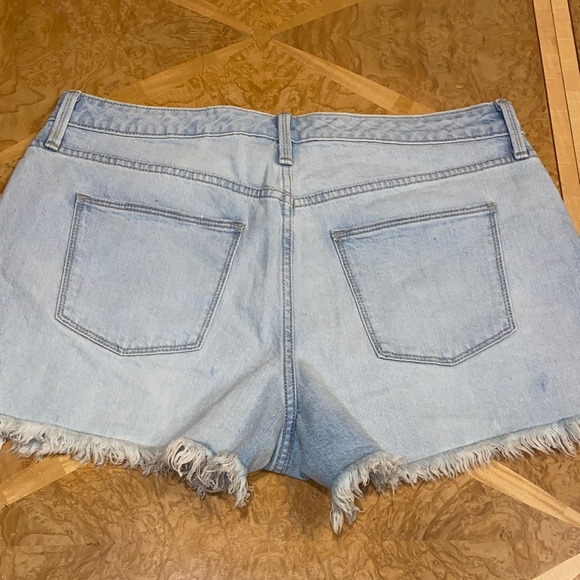 5/$50 Universal Thread Distressed Light Blue Denim Shorts Size 14 Regular - Picture 6 of 12